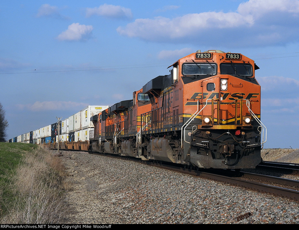 BNSF 7833